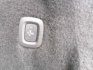 Volvo  Recharge R-Design T6 350PS  22 Zoll Rückfah