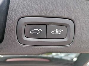 Volvo  Recharge R-Design T6 350PS  22 Zoll Rückfah