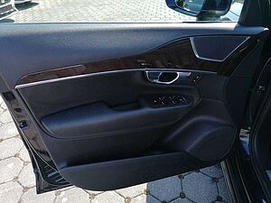 Volvo  D5 AWD Momentum Navi Leder R-Kamera, elekt