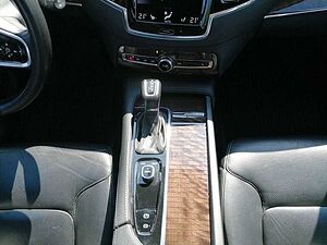 Volvo  D5 AWD Momentum Navi Leder R-Kamera, elekt