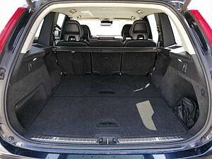 Volvo  D5 AWD Momentum Navi Leder R-Kamera, elekt