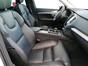 Volvo  B5 Momentum Pro AWD 250PS Navi. Leder, Pano