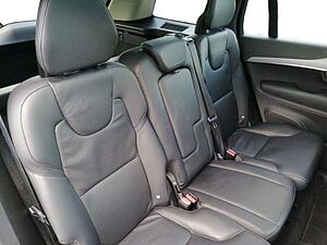 Volvo  B5 Momentum Pro AWD 250PS Navi. Leder, Pano