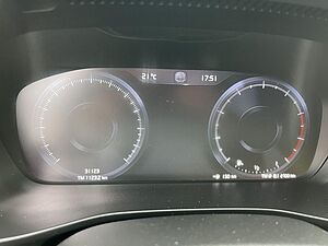 Volvo  1.5 Core 2WD