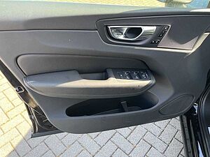 Volvo  2.0 Diesel Momentum Pro AWD