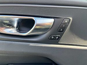 Volvo  2.0 Diesel Momentum Pro AWD