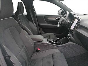 Volvo  B4 2WD Ultra Dark Aut. Pano Allwetter AHK