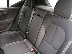 Volvo  B4 2WD Ultra Dark Aut. Pano Allwetter AHK