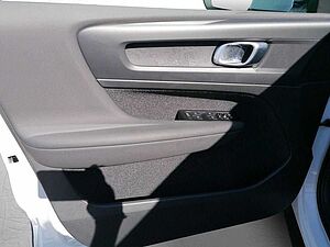 Volvo  Momentum Core, T2