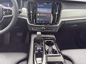Volvo  Recharge Plug-in Hybrid MY23