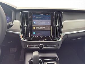 Volvo  Recharge Plug-in Hybrid MY23