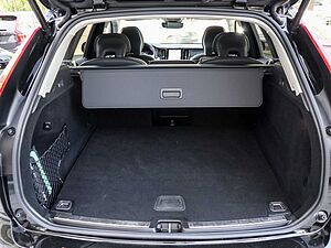 Volvo  XC60 Recharge Plus, T8 AWD Plug-in Hybrid, Elektrisch/Benzin, Dark