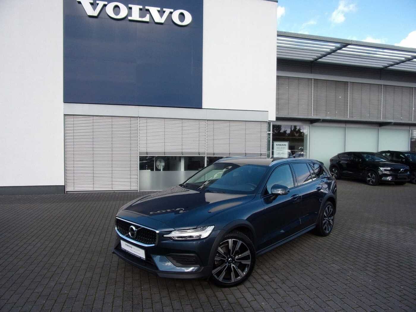 Volvo  D4 Cross Country Pro AWD