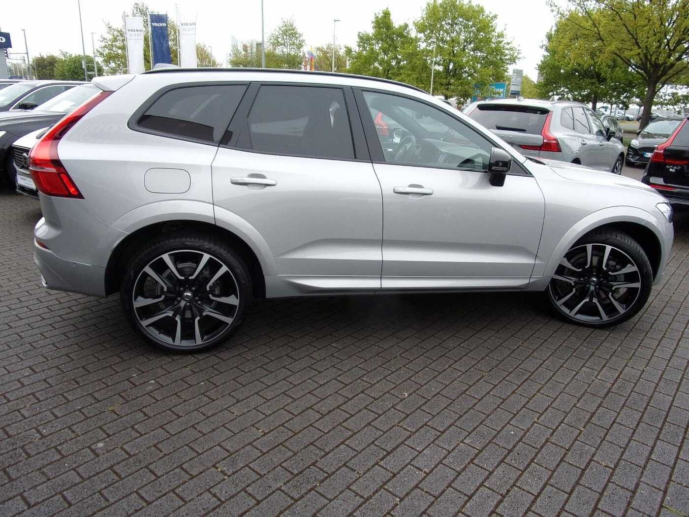 Volvo  B4 Ultimate Dark AWD