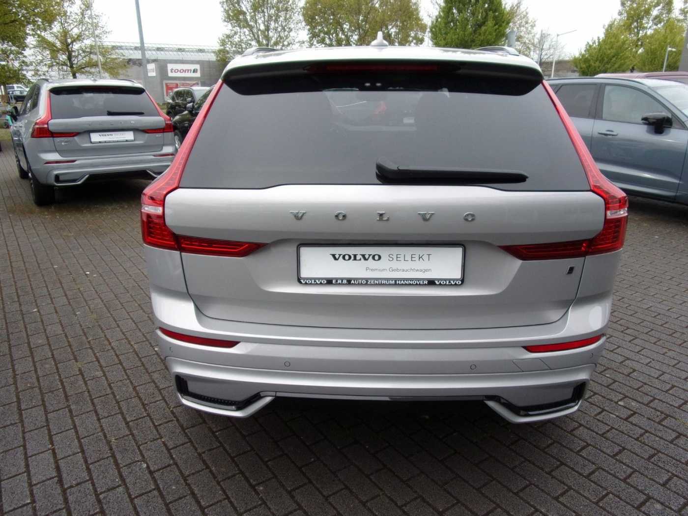 Volvo  B4 Ultimate Dark AWD
