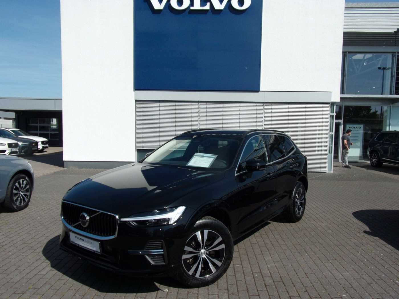 Volvo  B4 Momentum Pro 2WD