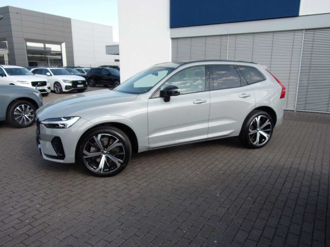 Volvo  B4 Plus Dark 2WD
