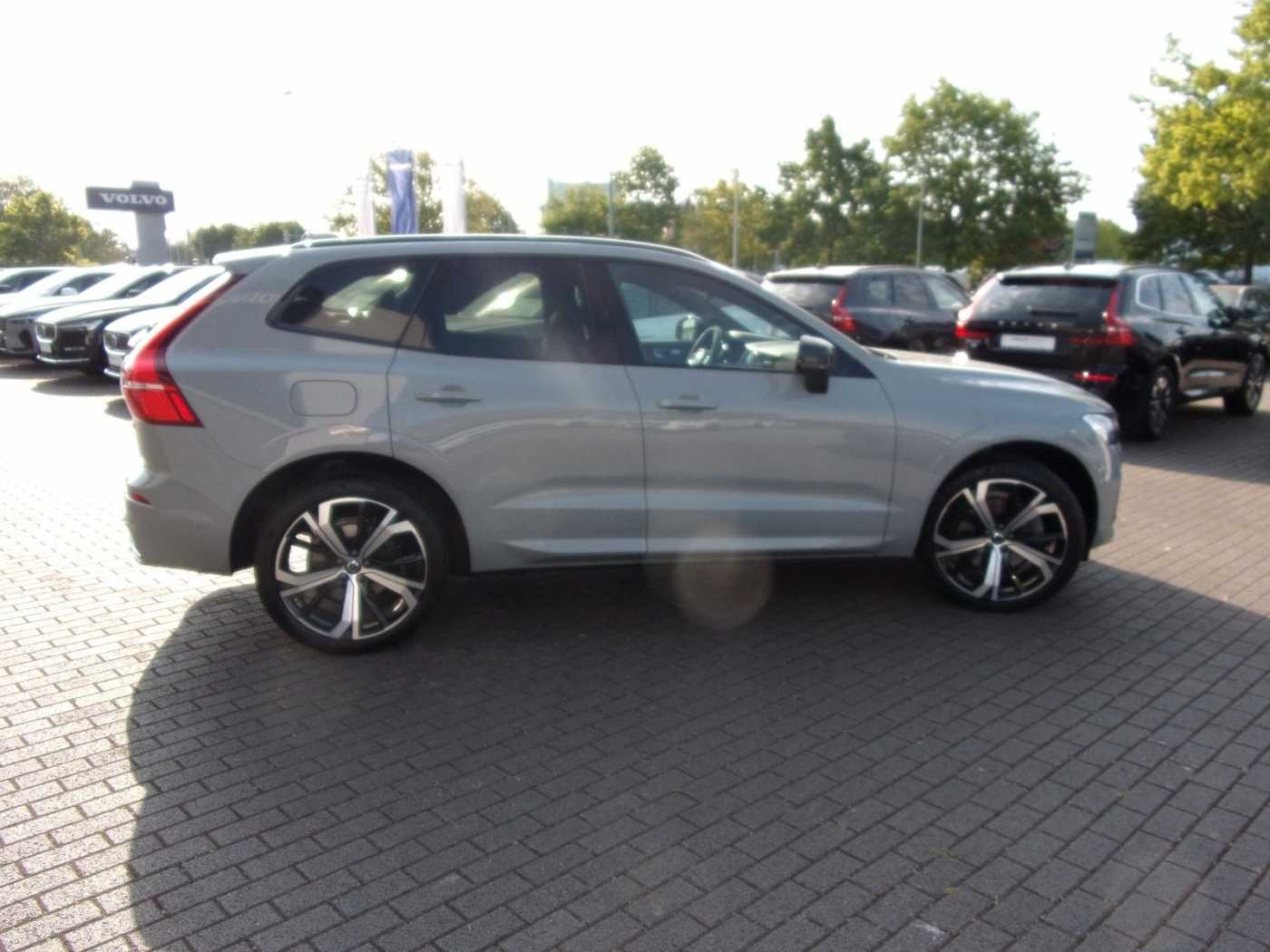 Volvo  B4 Plus Dark 2WD