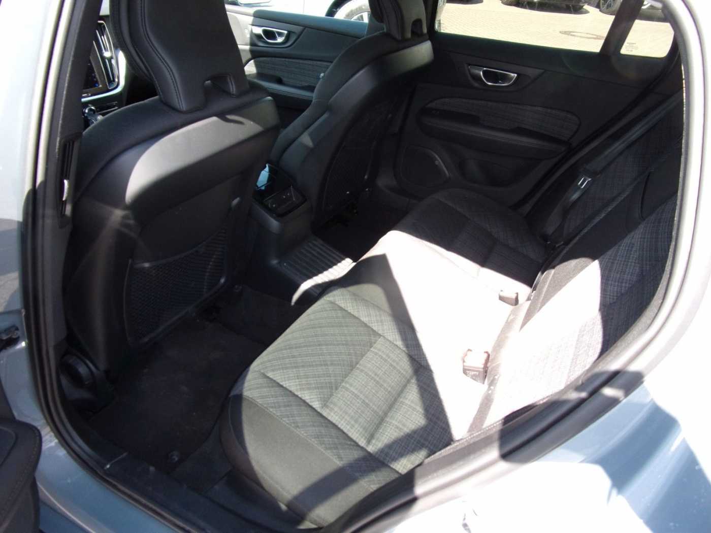 Volvo  Kombi T6 Core Recharge Plug-In Hybrid AWD