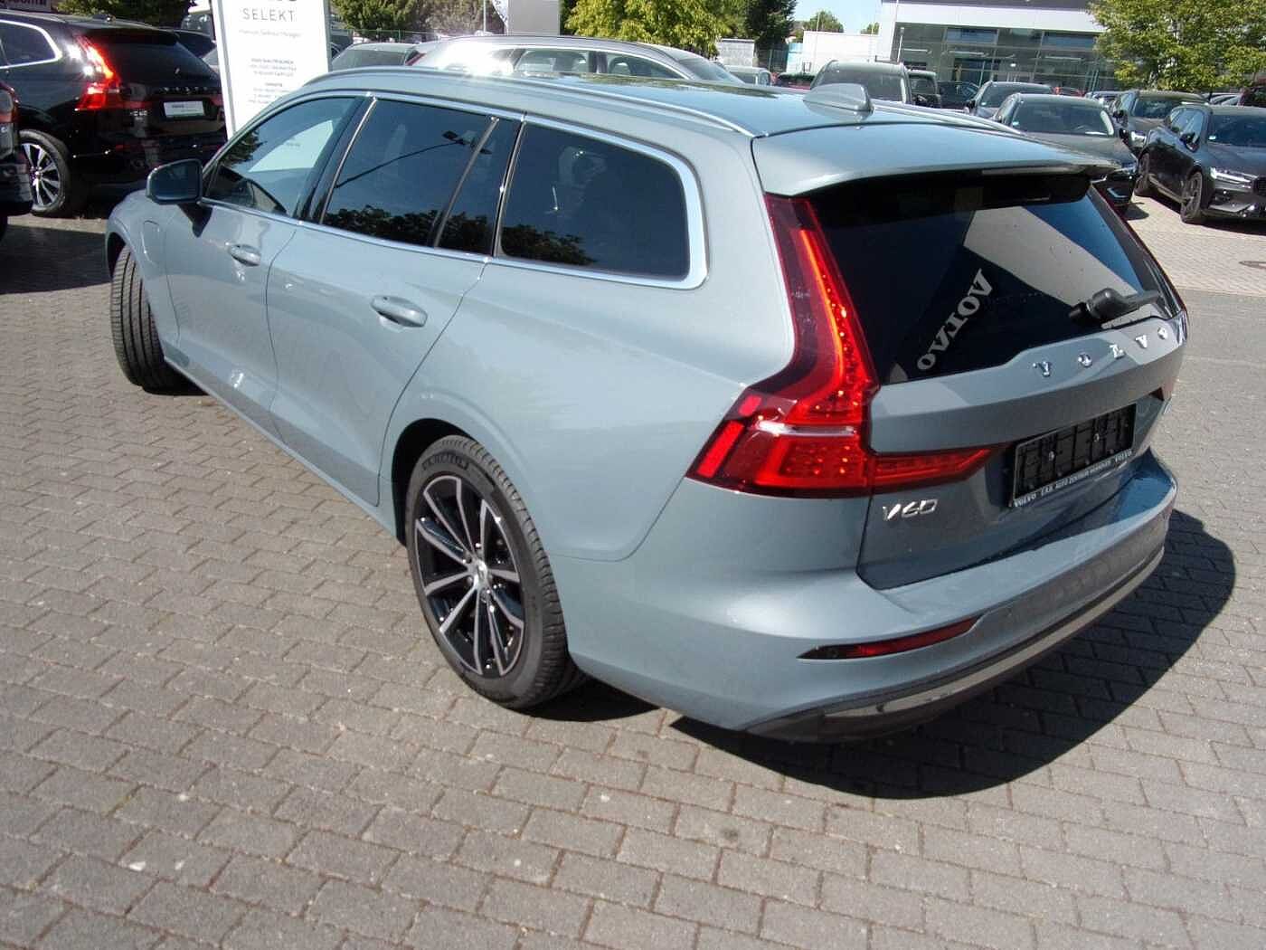 Volvo  Kombi T6 Core Recharge Plug-In Hybrid AWD