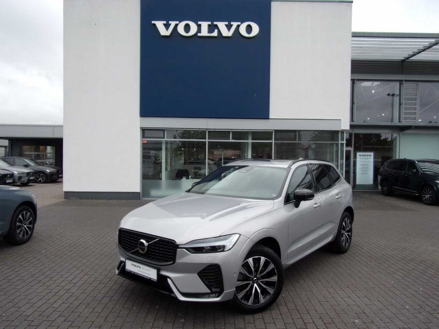 Volvo  B4 Plus Dark 2WD