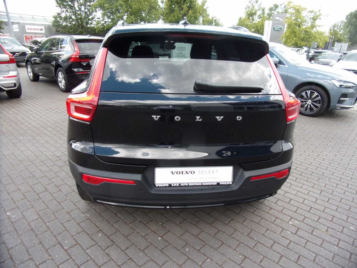 Volvo  B3  Plus Dark 2WD