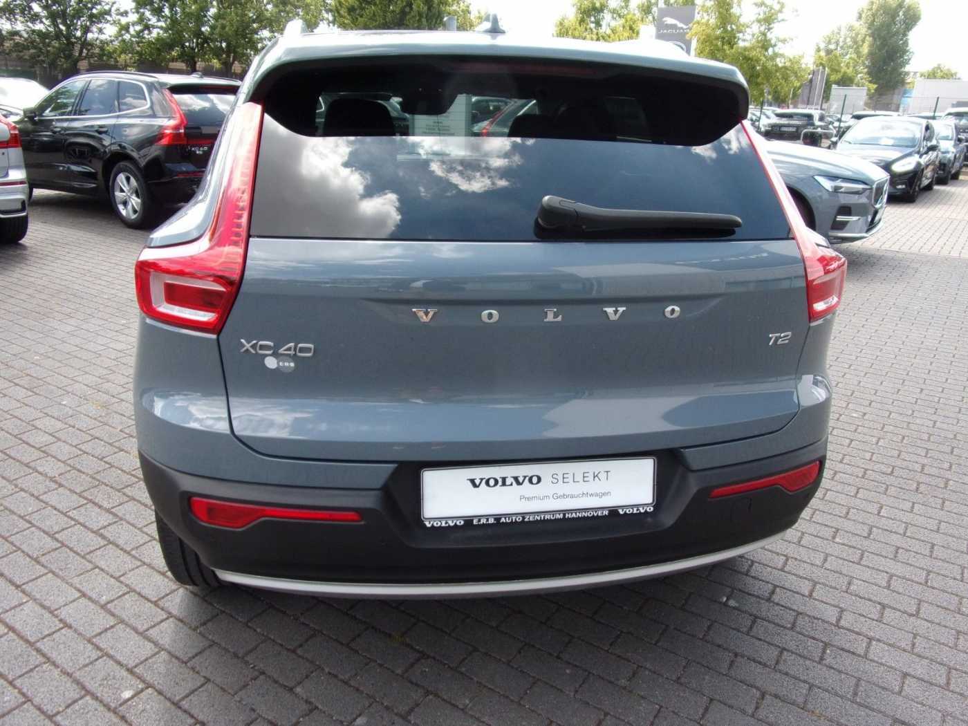 Volvo  T2 Momentum Pro 2WD