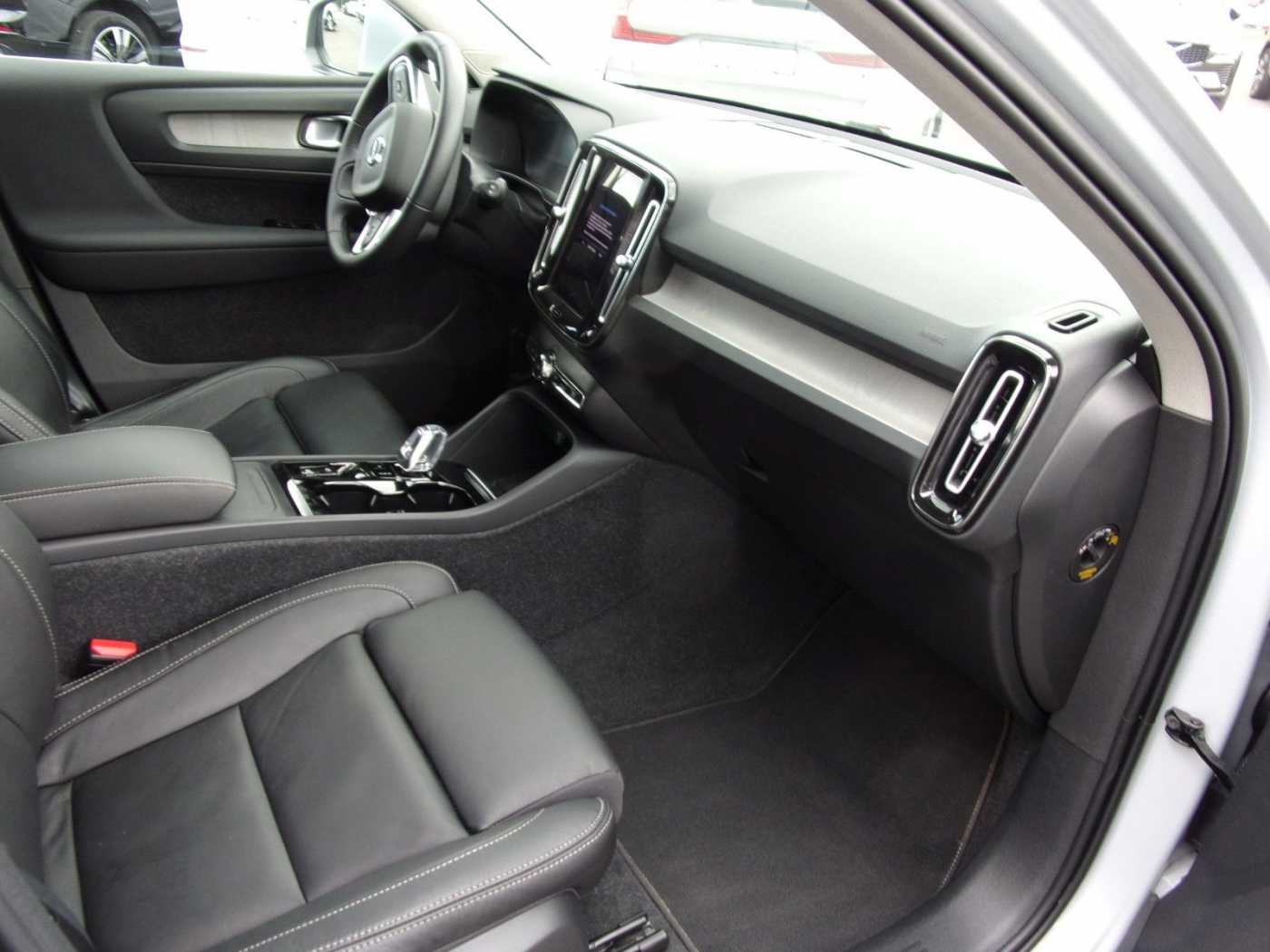 Volvo  B4 Inscription AWD