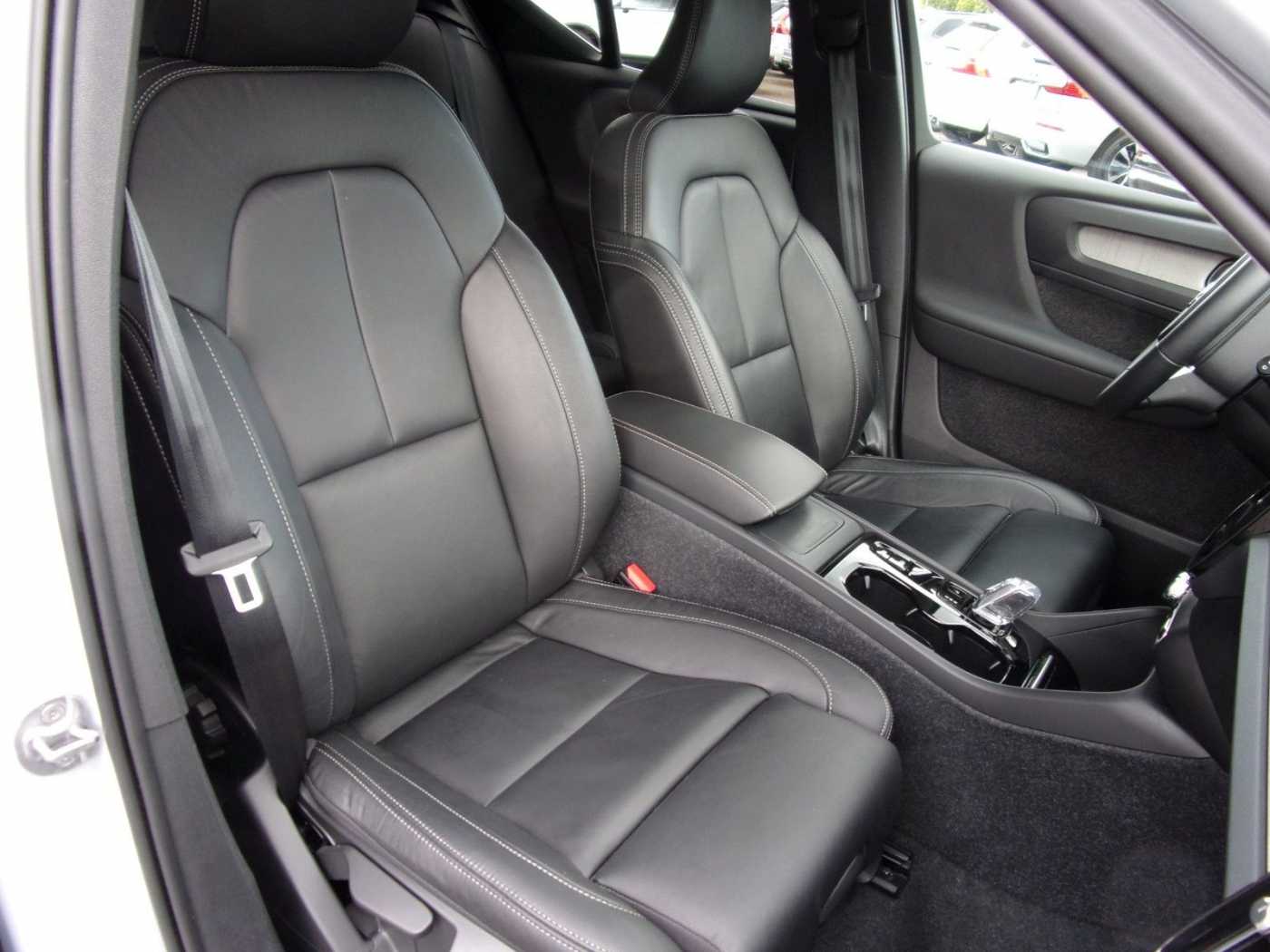Volvo  B4 Inscription AWD