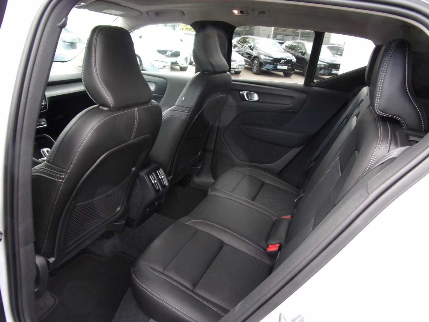 Volvo  B4 Inscription AWD