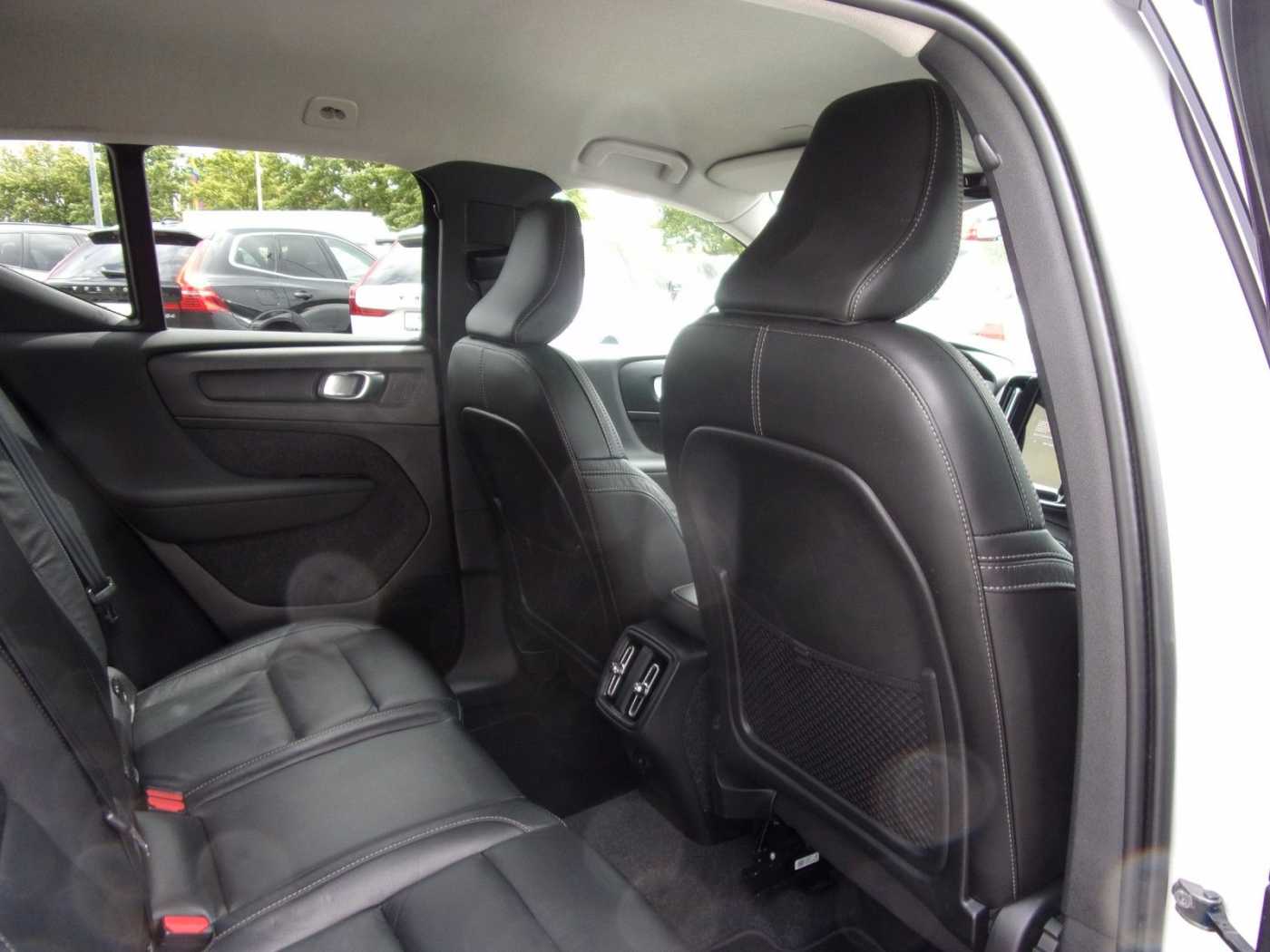 Volvo  T3 Momentum Pro 2WD