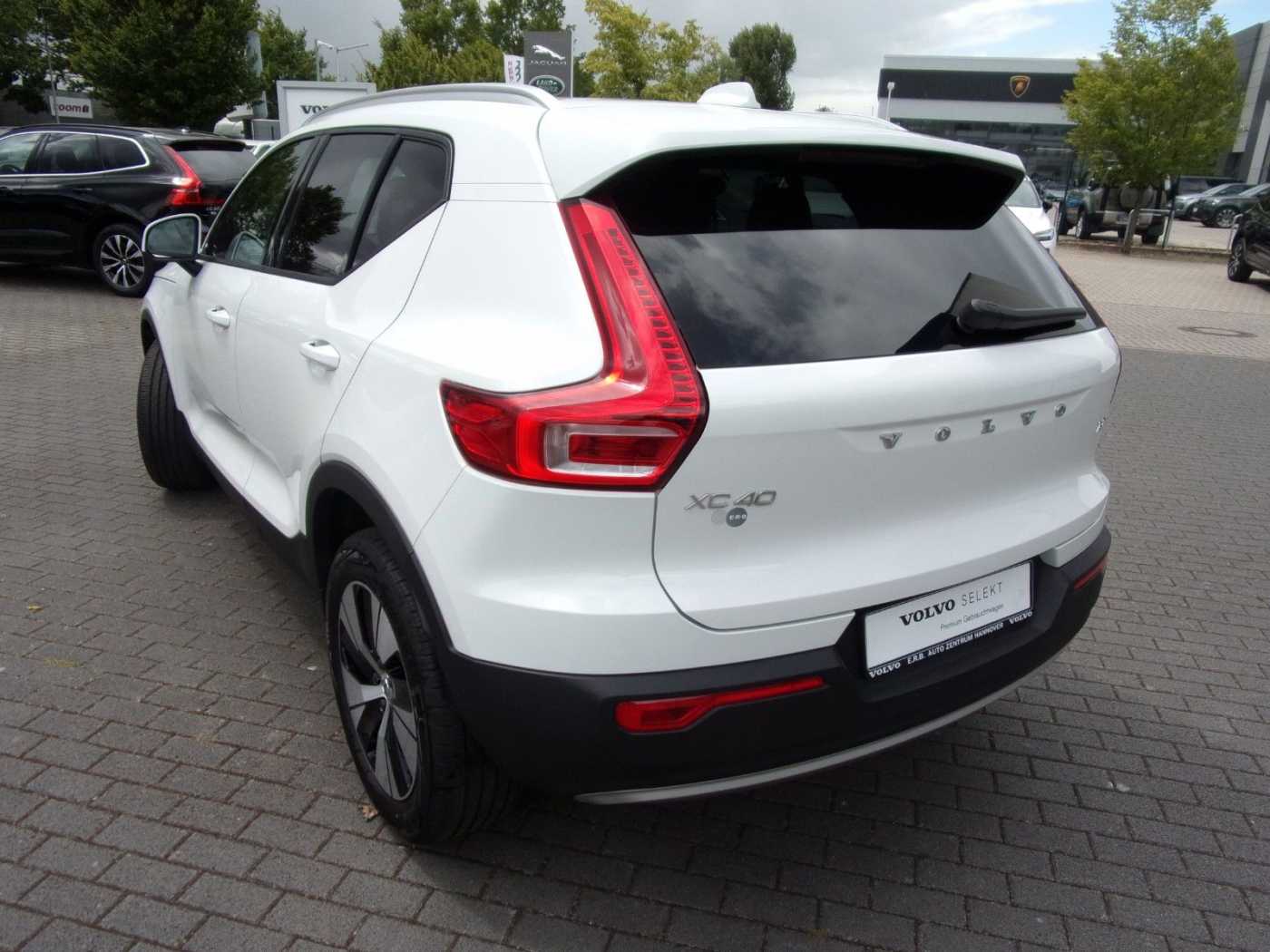 Volvo  T3 Momentum Pro 2WD