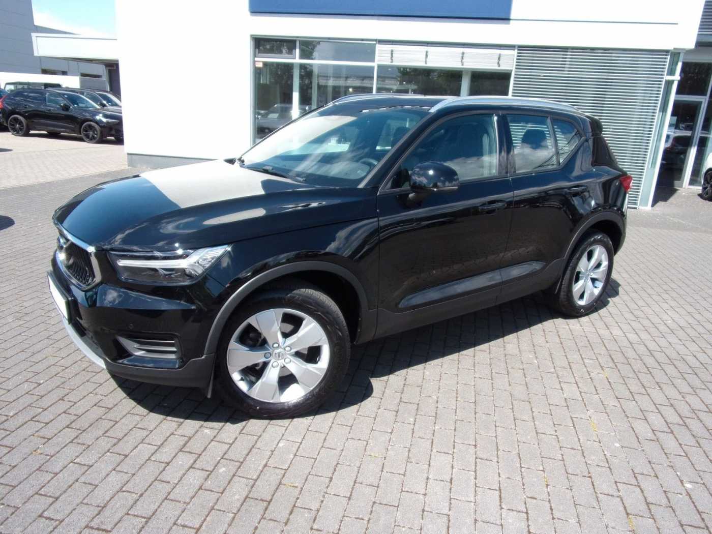 Volvo  T3 Momentum Pro 2WD