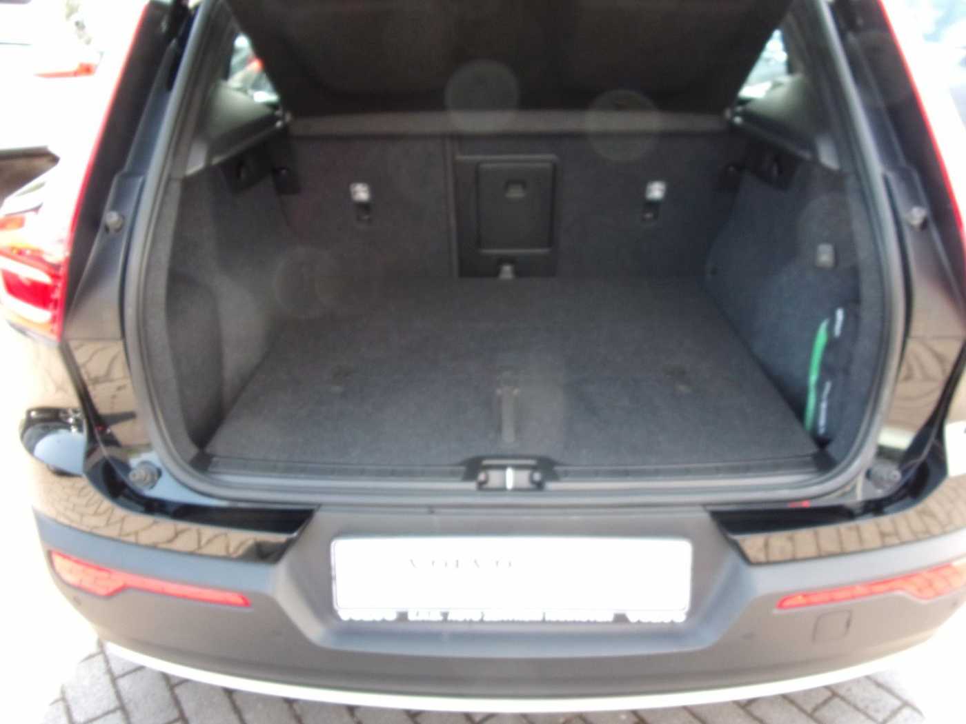 Volvo  Momentum Pro AWD