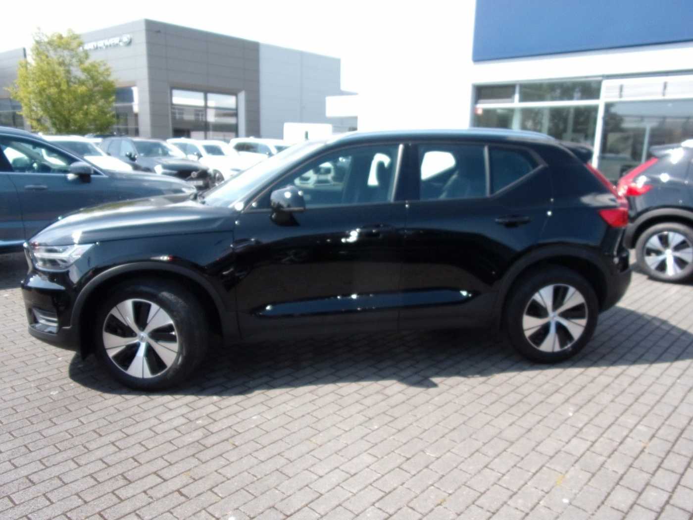 Volvo  Momentum Pro AWD