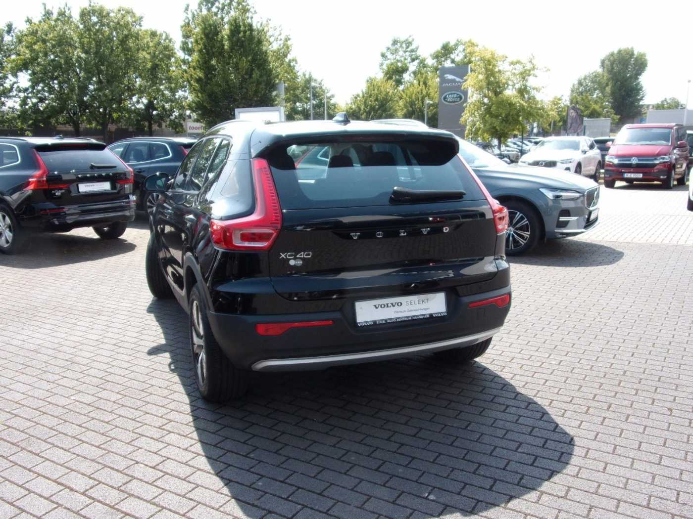 Volvo  Momentum Pro AWD
