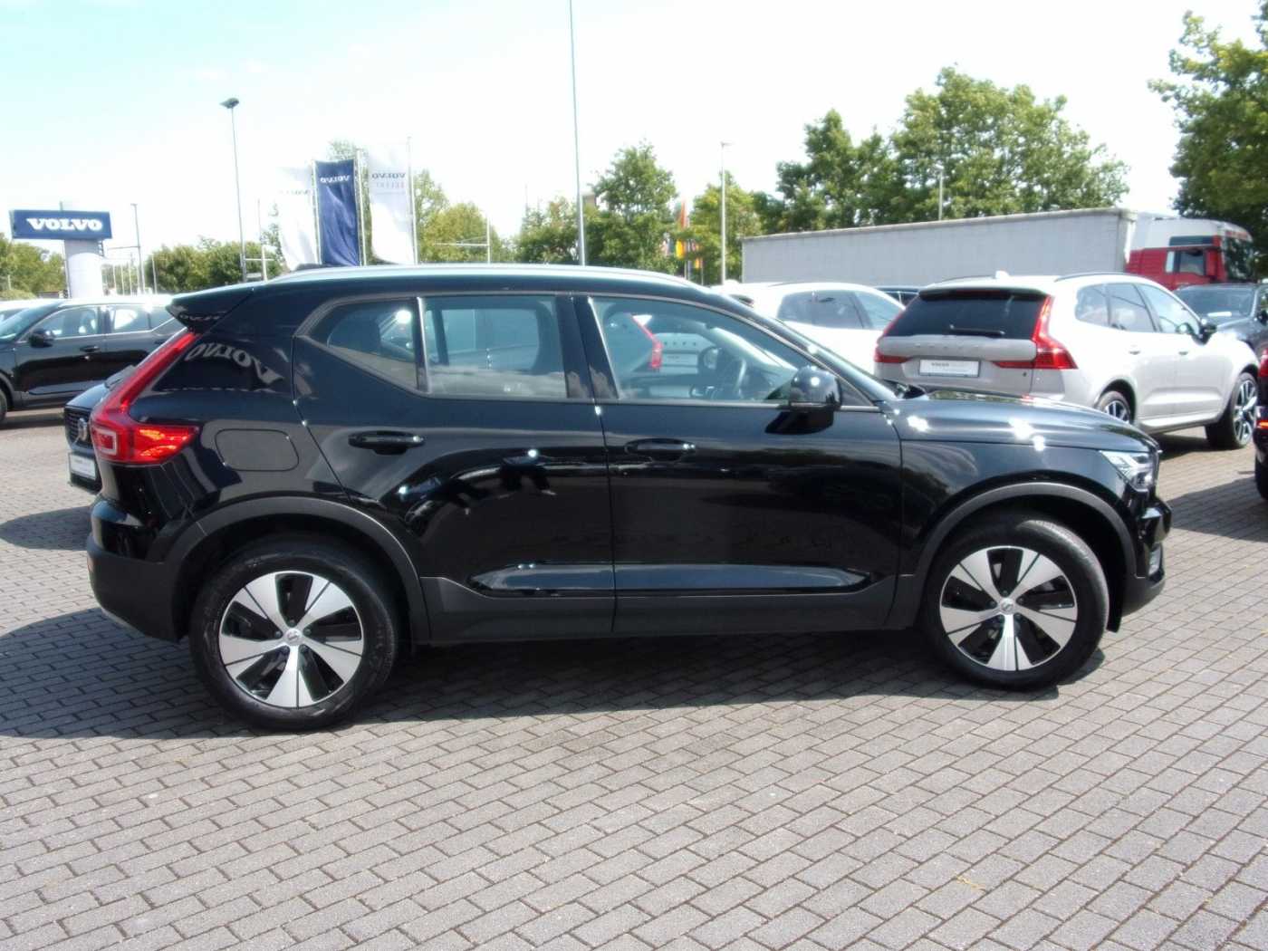 Volvo  Momentum Pro AWD