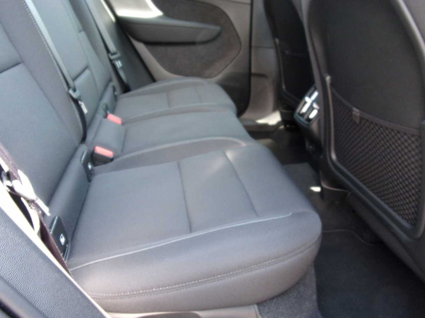 Volvo  Momentum Pro AWD