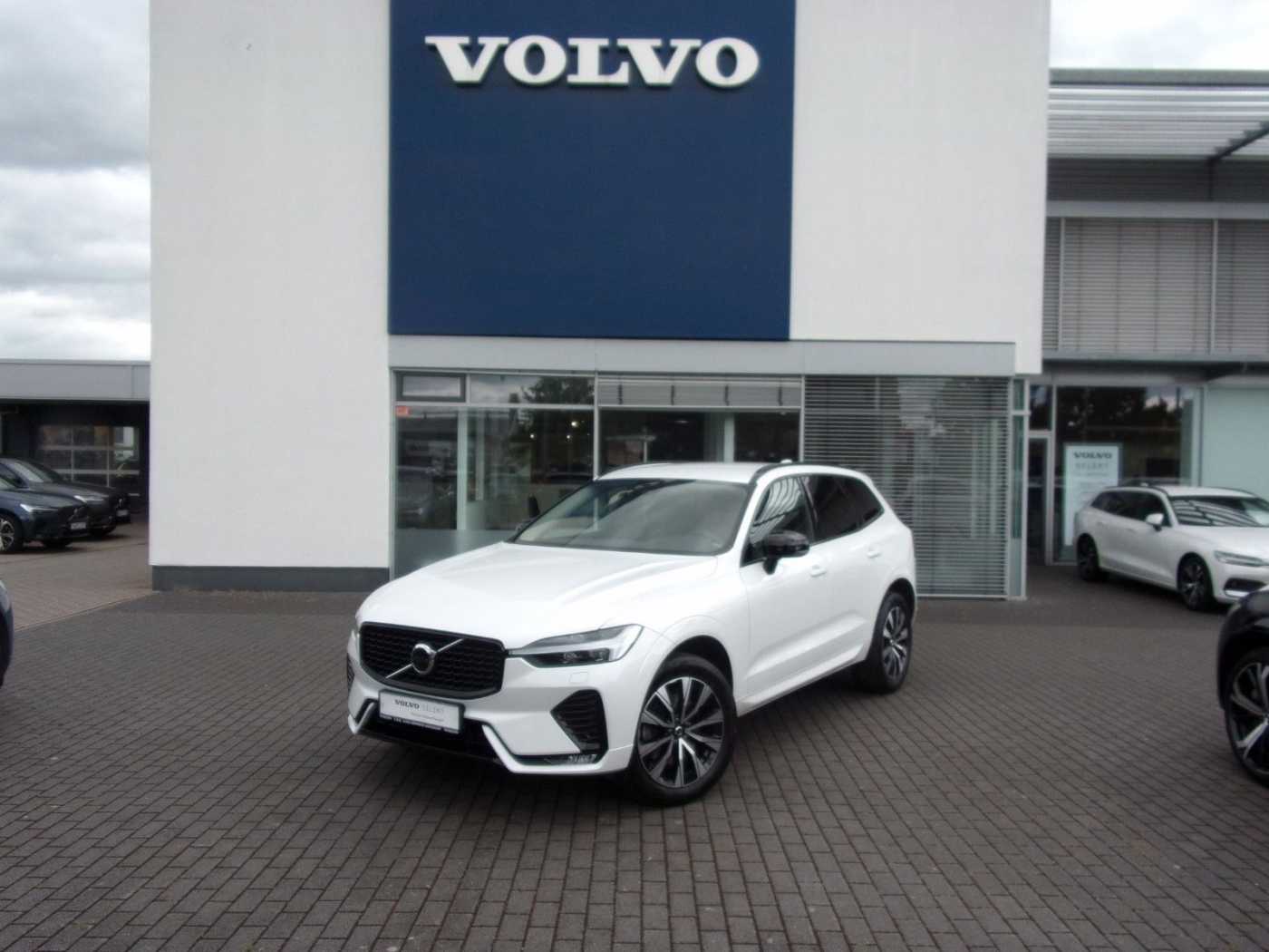 Volvo  XC60 Plus Dark 2WD