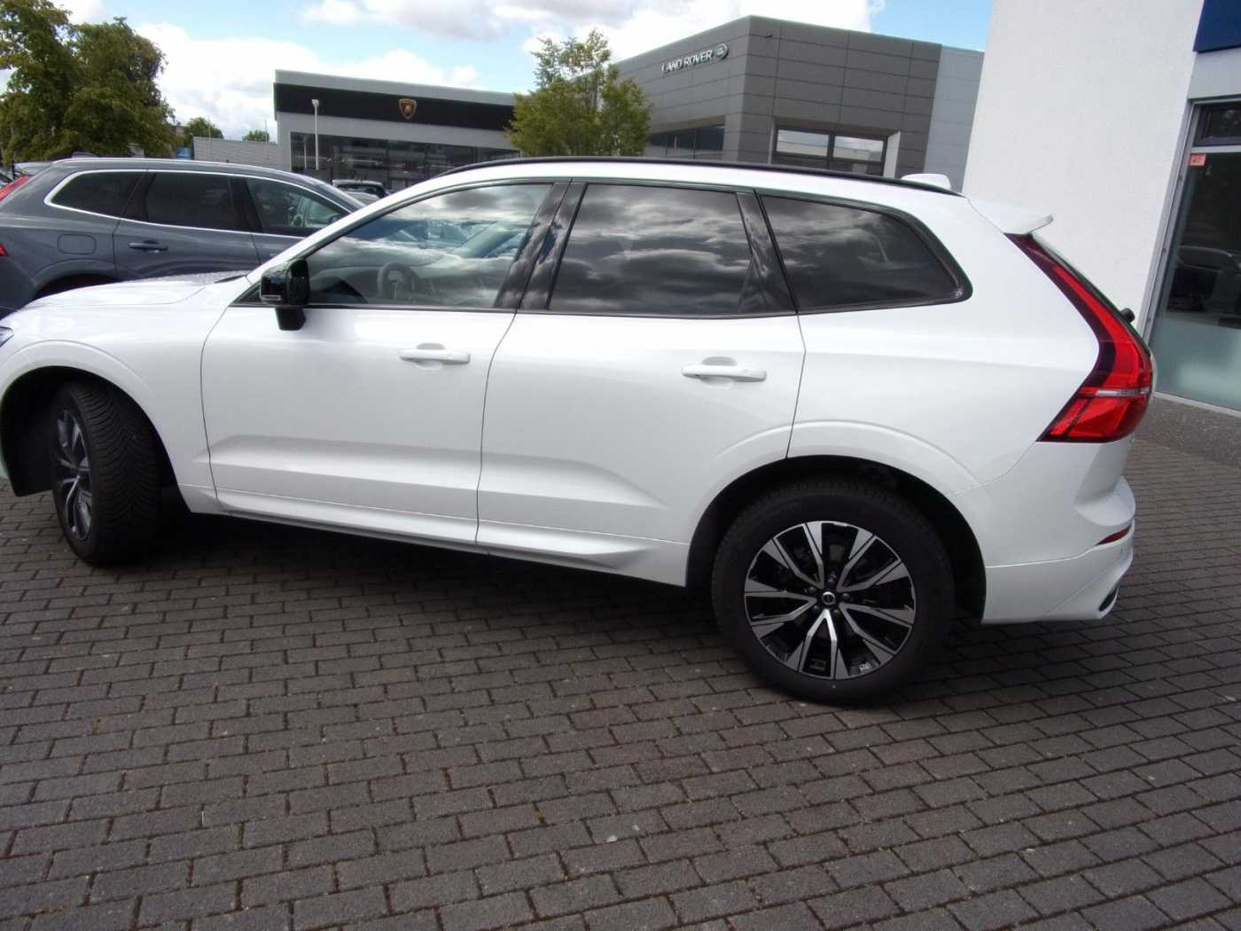 Volvo  B4 Plus Dark 2WD