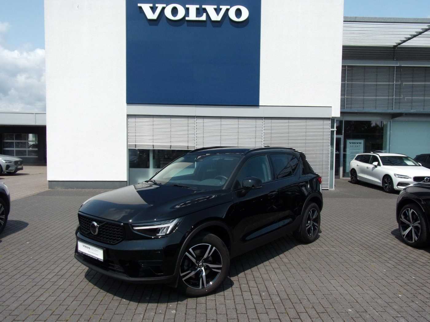 Volvo  B3 Plus Dark 2WD
