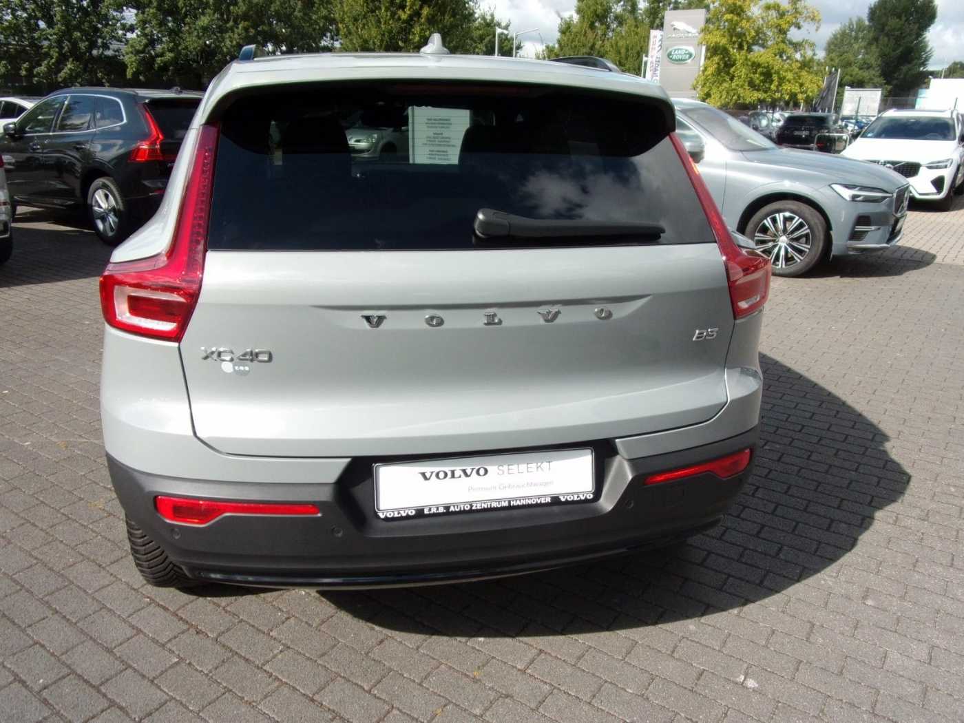 Volvo  B3 Plus Dark 2WD