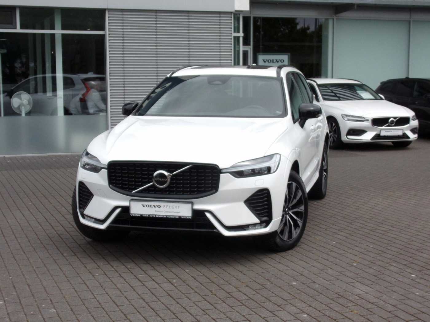 Volvo  B4 Plus Dark AWD