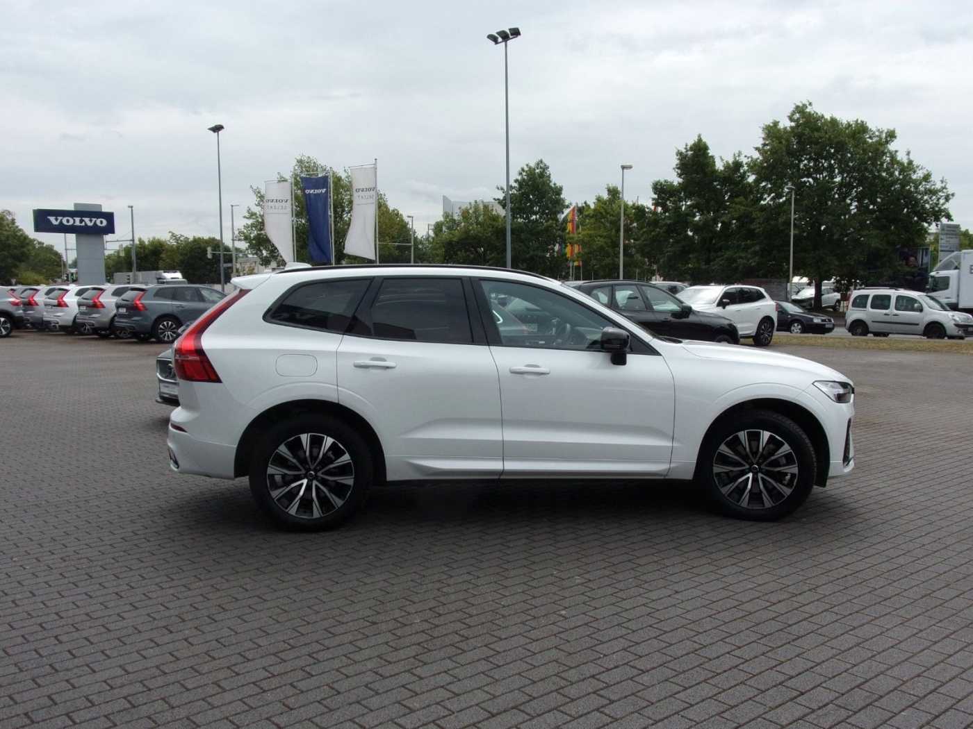 Volvo  B4 Plus Dark AWD