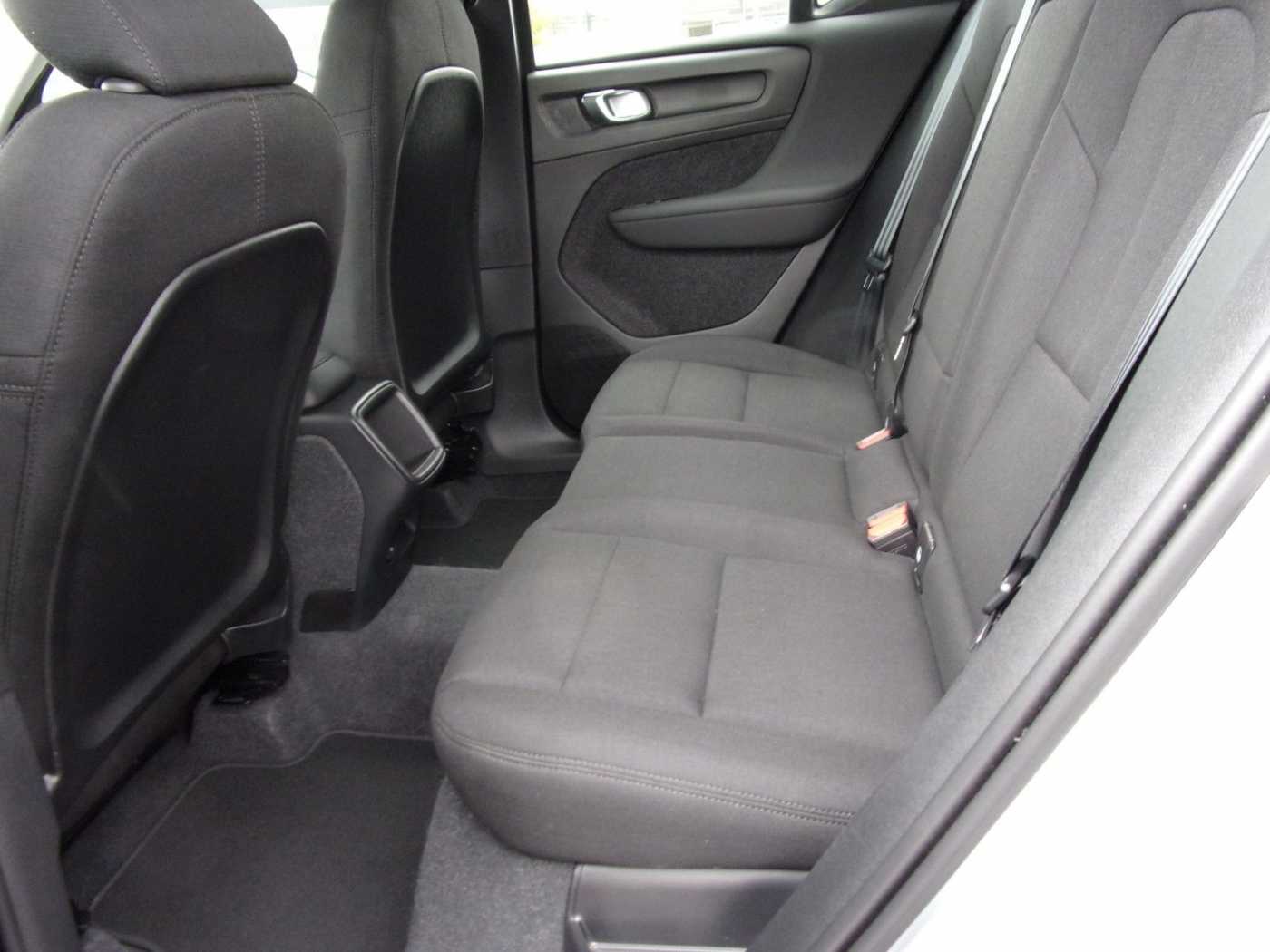 Volvo  Essential 2WD