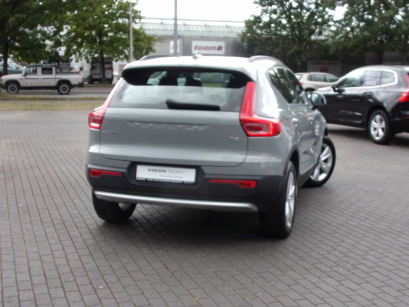 Volvo  Essential 2WD