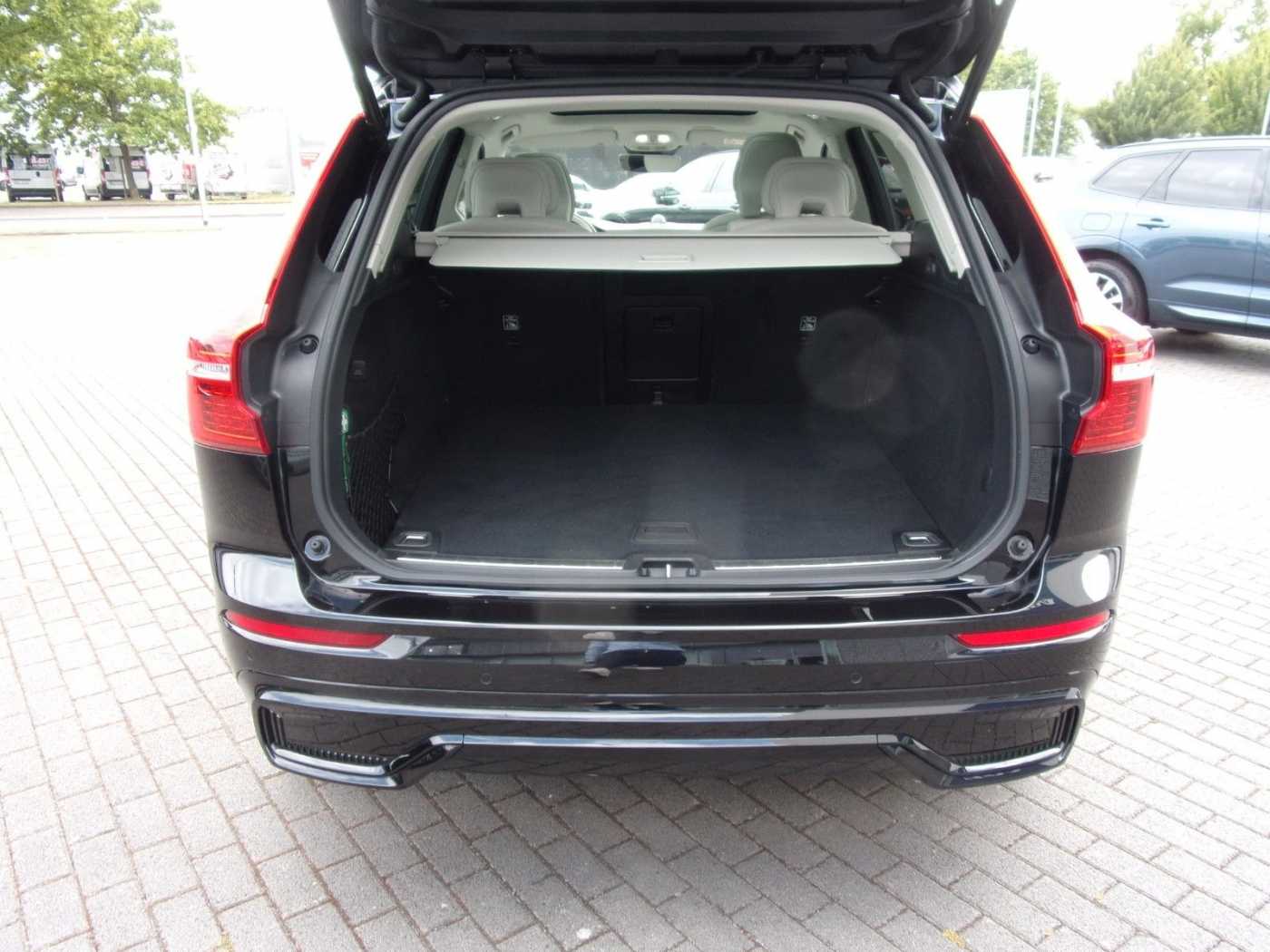 Volvo  Ultimate Dark 2WD