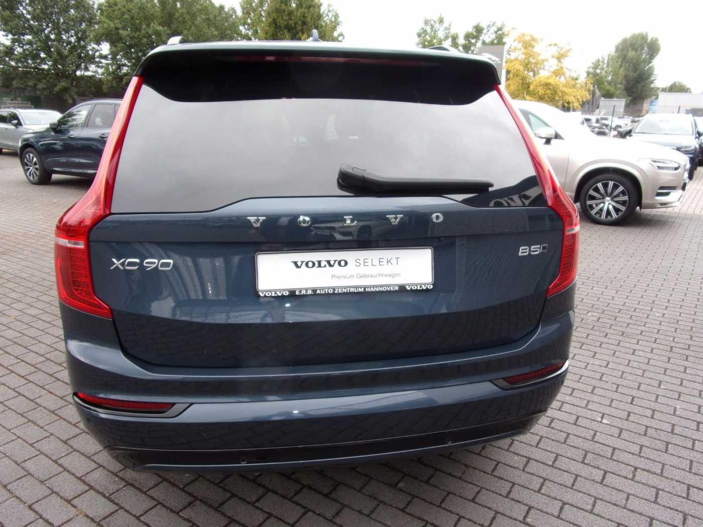 Volvo  B5 Ultimate Dark AWD