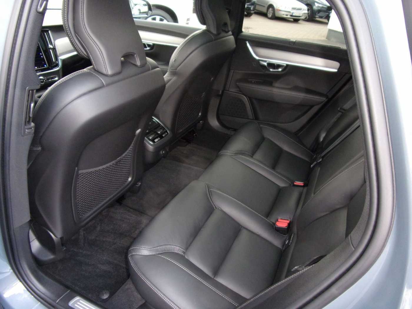 Volvo  Kombi B5 R Design AWD