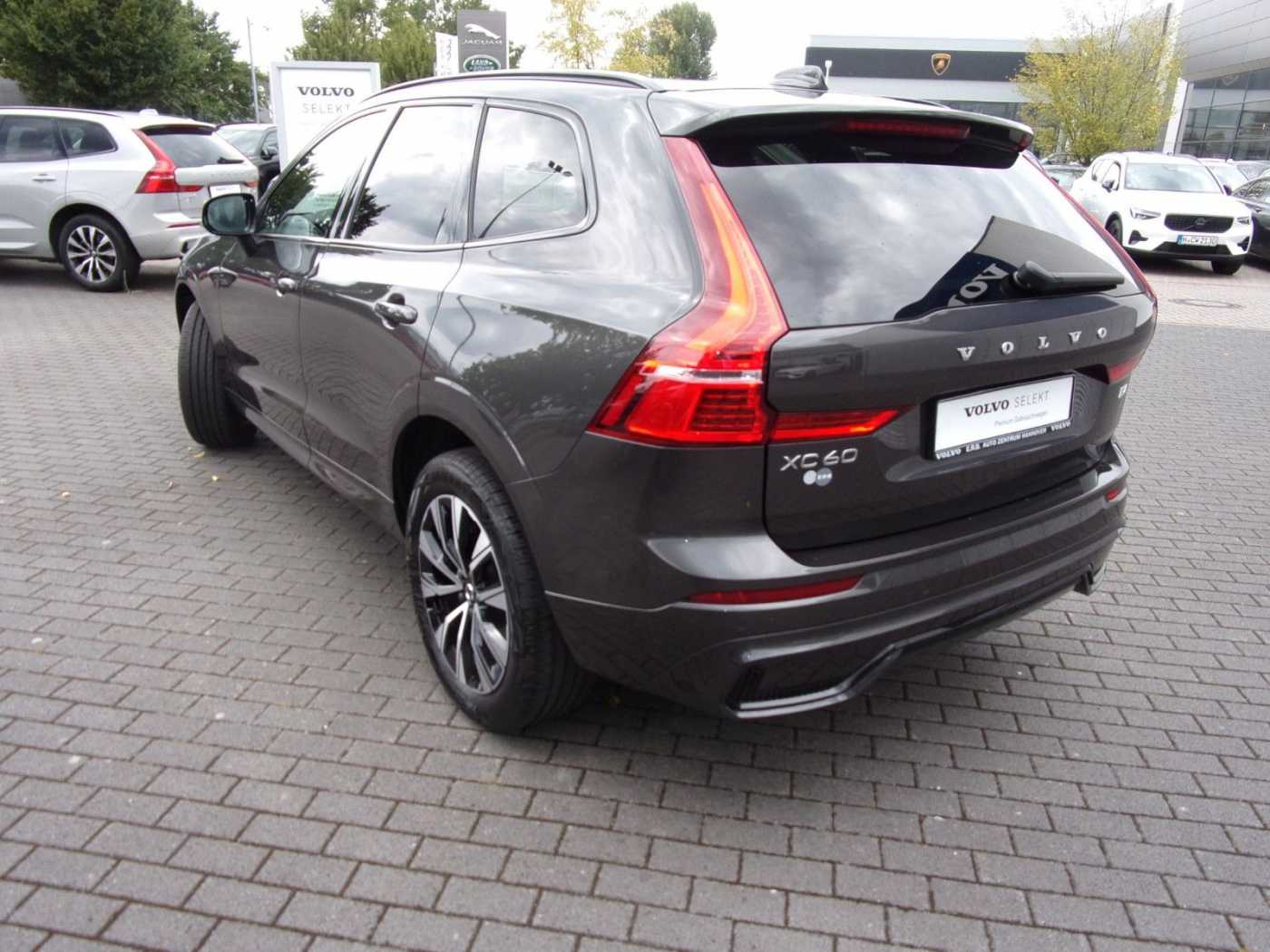 Volvo  B4 Plus Dark 2WD